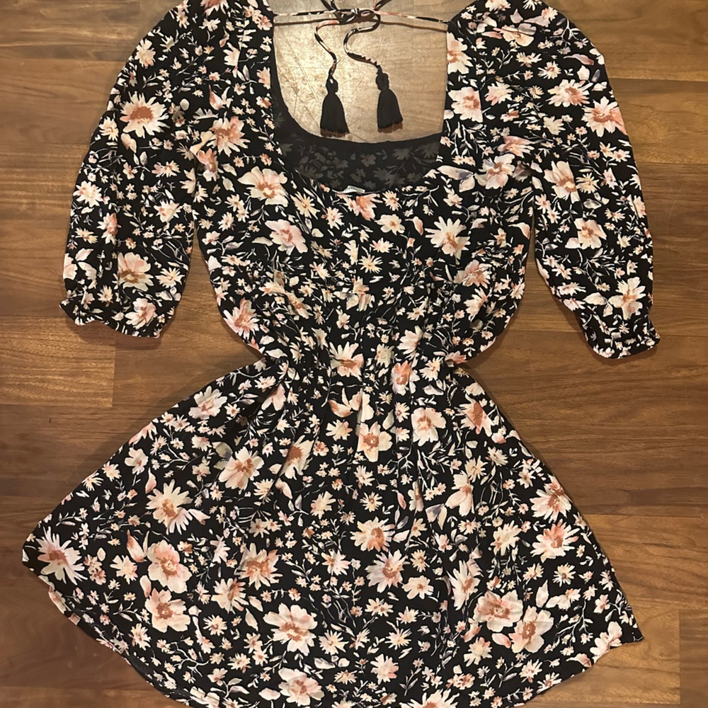 American Eagle Black Floral Tie-back Dress